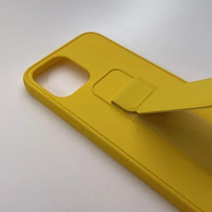 Чохол-підставка з тримачем iLoungeMax Case-Stand Yellow для iPhone 12 Pro Max - Фото 3
