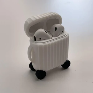 Чехол iLoungeMax Cute Suit Сase White для AirPods 1 | 2 - Фото 4