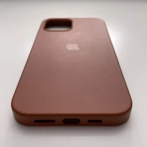 Кожаный чехол iLoungeMax Genuine Leather Case MagSafe Saddle Brown для iPhone 12 Pro Max ОЕМ - Фото 4
