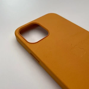 Кожаный чехол iLoungeMax Genuine Leather Case MagSafe California Poppy для iPhone 12 Pro Max ОЕМ - Фото 4