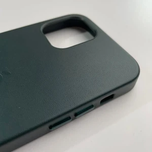 Кожаный чехол iLoungeMax Genuine Leather Case MagSafe Pine Green для iPhone 12 | 12 Pro ОЕМ - Фото 5