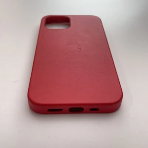 Шкіряний чохол iLoungeMax Genuine Leather Case MagSafe Red для iPhone 12 | 12 Pro ОЕМ - Фото 6