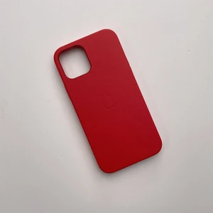 Шкіряний чохол iLoungeMax Genuine Leather Case MagSafe Red для iPhone 12 | 12 Pro ОЕМ - Фото 4