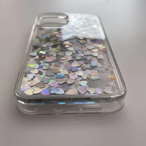 Защитный чехол с жидкими блестками iLoungeMax Glitter Heart-Shaped Sequins для iPhone 12 | 12 Pro - Фото 4