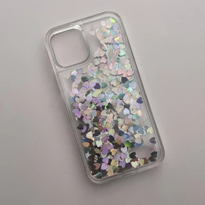 Защитный чехол с жидкими блестками iLoungeMax Glitter Heart-Shaped Sequins для iPhone 12 | 12 Pro - Фото 2