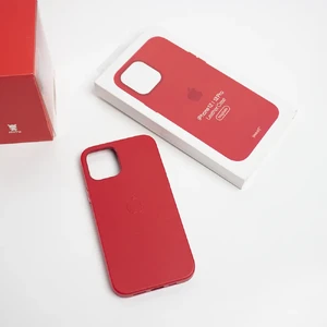 Кожаный чехол iLoungeMax Leather Case MagSafe Red для iPhone 12 | 12 Pro OEM (с поддержкой анимации) - Фото 3