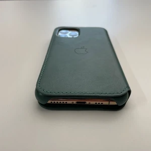 Кожаный чехол-бумажник iLoungeMax Leather Folio Forest Green для iPhone 11 Pro OEM - Фото 6