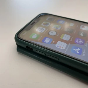 Кожаный чехол-бумажник iLoungeMax Leather Folio Forest Green для iPhone 11 Pro OEM - Фото 8