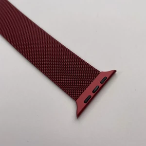 Ремешок iLoungeMax Milanese Loop Red для Apple Watch Ultra 49mm | 45mm | 44mm | 42mm - Фото 4