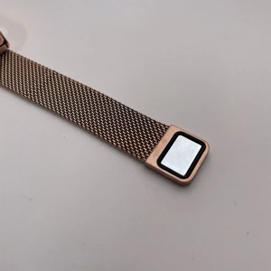 Металлический ремешок iLoungeMax Milanese Loop Rose Gold для Xiaomi Mi Band 5 | 6 - Фото 3