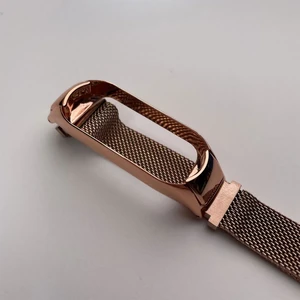 Металлический ремешок iLoungeMax Milanese Loop Rose Gold для Xiaomi Mi Band 5 | 6 - Фото 4