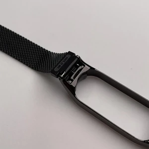 Металевий ремінець iLoungeMax Milanese Loop Black для Xiaomi Mi Band 5 | 6 - Фото 4