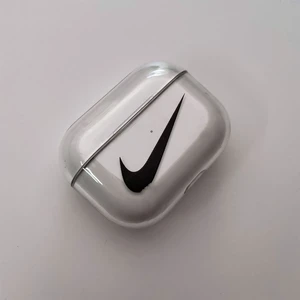 Защитный пластиковый чехол iLoungeMax Nike для Apple AirPods Pro - Фото 4