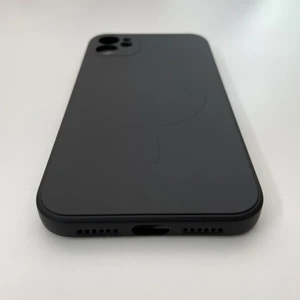 Черный силиконовый чехол iLoungeMax Silicone Case Full Camera Protective Black для iPhone 11 - Фото 3