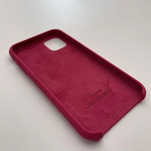 Силиконовый чехол iLoungeMax Silicone Case Pomegranate для iPhone 11 OEM - Фото 4