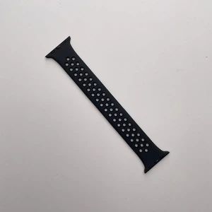 Силіконовий монобраслет iLoungeMax Solo Loop Nike Black | Black для Apple Watch 41mm | 40mm | 38mm Size L - Фото 2