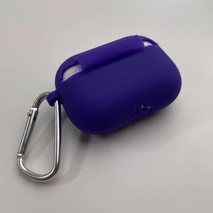 Чехол с карабином iLoungeMax TPU Case Lavander для AirPods Pro - Фото 4