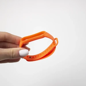 Оранжевый силиконовый ремешок iLoungeMax для Xiaomi Mi Band 5 | 6 - Фото 4