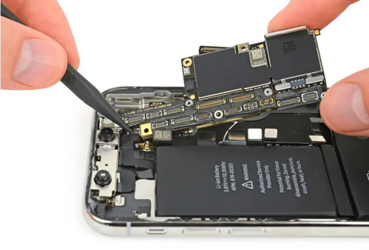Пайка материнской платы iPhone 11 Pro