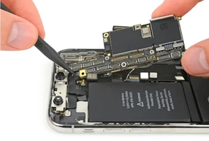Пайка материнської плати iPhone 11 Pro