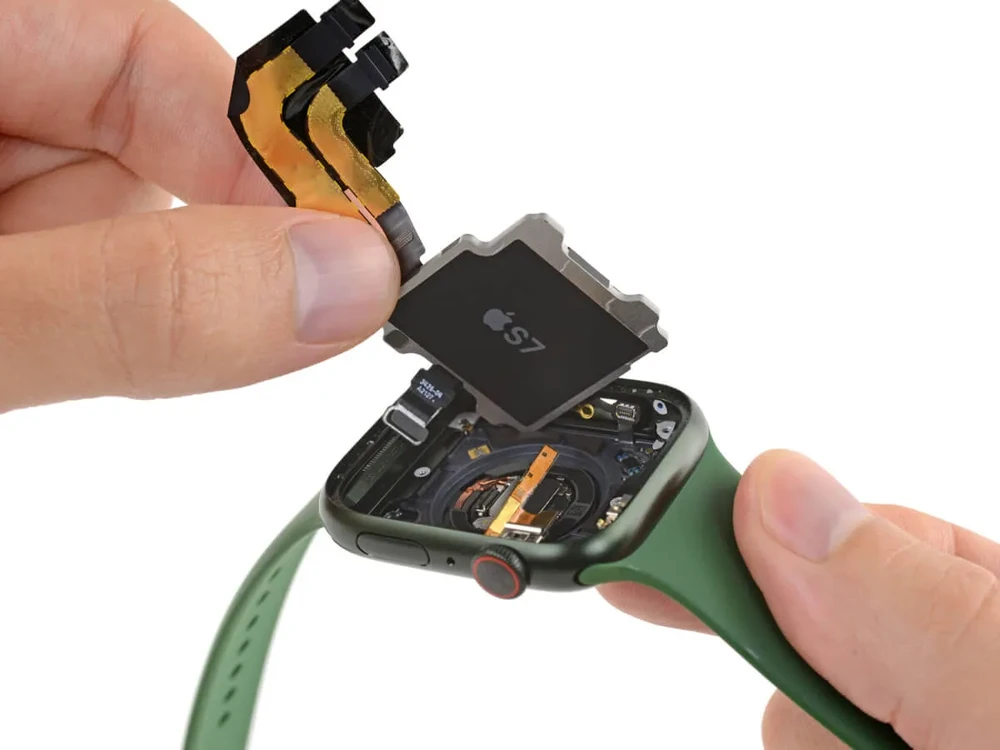 Пайка шлейфів Apple Watch Series 7