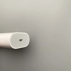Зарядное устройство Apple USB-C Adapter 20W для iPhone | iPad (OEM) - Фото 5