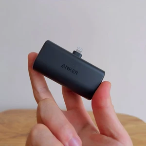 Компактный EDC-повербанк Anker Nano Power Bank Black с мощностью 12W, MFi Lightning, 5000mAh - Фото 3