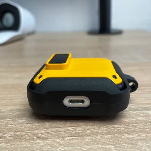 Противоударный чехол на замке для AirPods 3 с карабином | iLoungeMax Lock Case Yellow - Фото 4