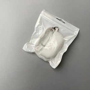 Чехол с карабином iLoungeMax TPU Case White для AirPods Pro - Фото 2