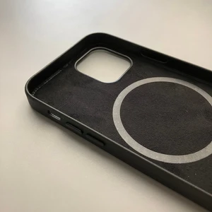 Черный кожаный чехол iLoungeMax Leather Case MagSafe Black для iPhone 12 | 12 Pro OEM (с поддержкой анимации) - Фото 5