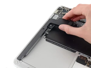 Ремонт динамиков MacBook Pro 15