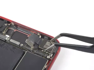 Ремонт фонарика iPhone SE 3 (2022)