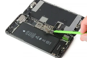 Ремонт GSM-модуля зв'язку iPhone 8 Plus