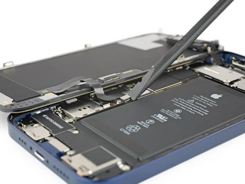 Ремонт материнської плати iPhone 12 mini