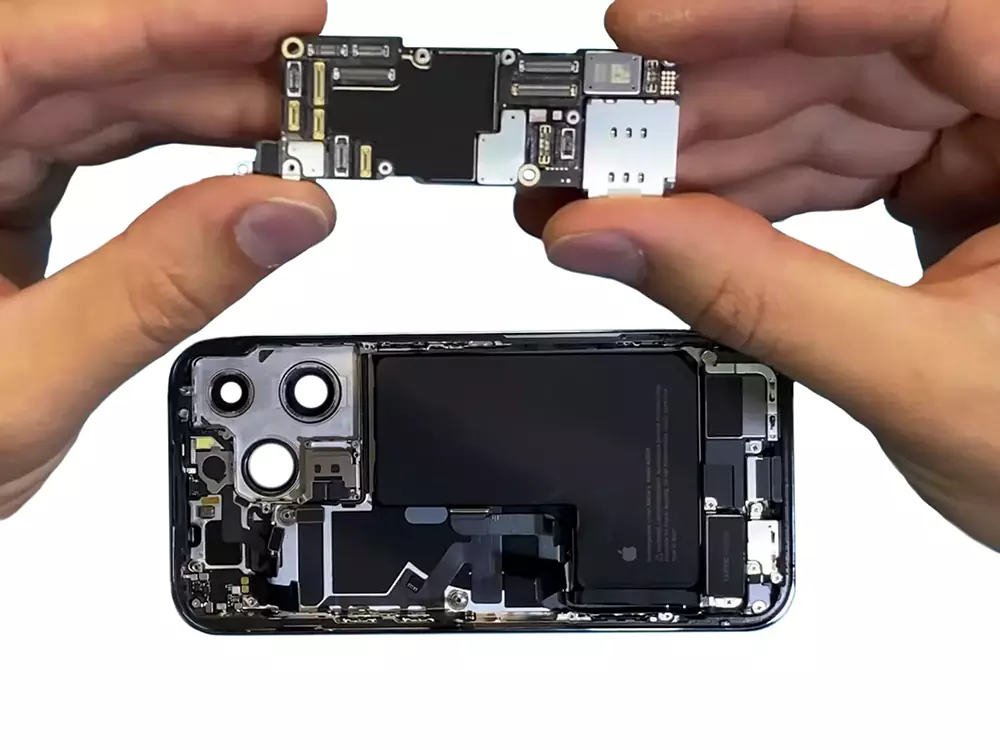 Ремонт материнской платы iPhone 14 Pro Max