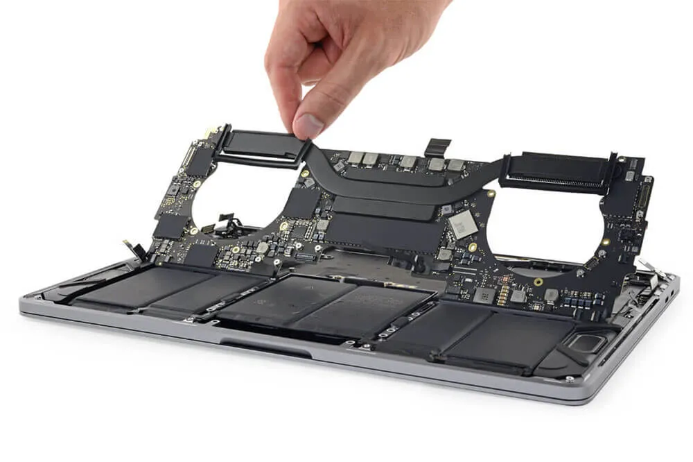 Ремонт материнської плати після води MacBook Pro 13" (2014 | 2015) А1502