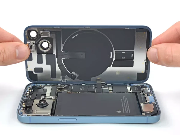 Ремонт после попадания воды в iPhone 14