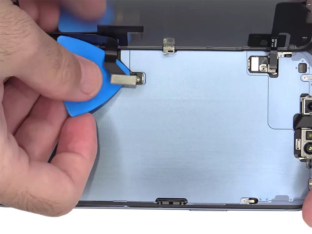 Ремонт після потрапляння води до iPhone 14 Plus