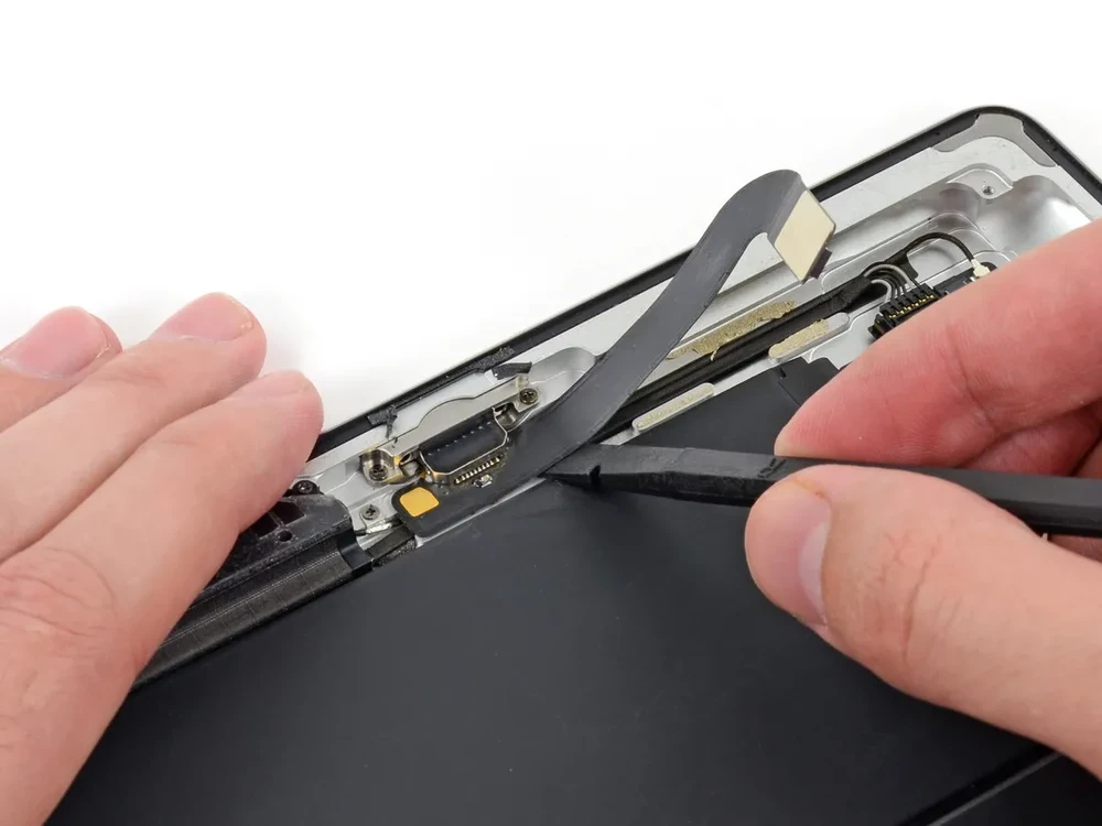 Ремонт роз'єму зарядки (синхронізації) iPad Pro 12.9" (2015)