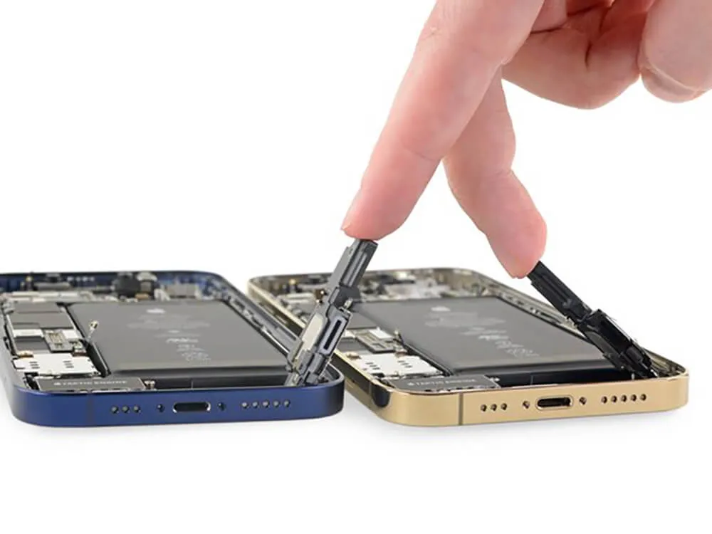 Ремонт роз'єму зарядки (синхронізації) iPhone 12