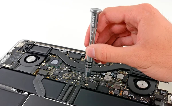 Ремонт ланцюга харчування MacBook Pro 13" (2016 | 2017) A1706