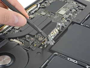 Ремонт цепи питания MacBook Pro 13