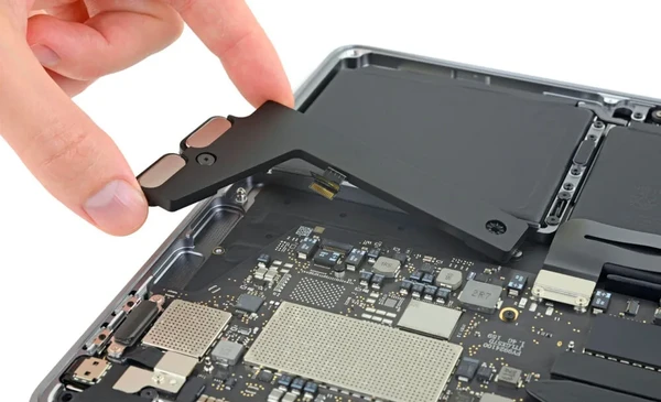 Ремонт ланцюга харчування MacBook Pro 15" (2016 | 2017) А1707