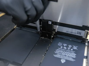 Рихтовка, выравнивание корпуса iPad Air 5 M1 (2022)