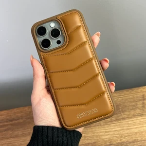 Дутый кожаный чехол Santa Barbara Polo & Racquet Club с подставкой и разъемом для карты CLYDE Brown для iPhone 15 Pro - Фото 3