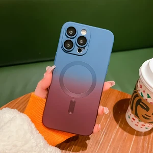 Силиконовый чехол с MagSafe для iPhone 14 Pro Max, с градиентом и защитой камеры | iLoungeMax Gradient Case Plum-Blue - Фото 5