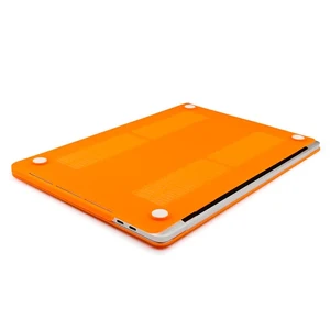 Пластиковый чехол iLoungeMax Soft Touch Matte Orange для MacBook Pro 15" (2016-2019) - Фото 2