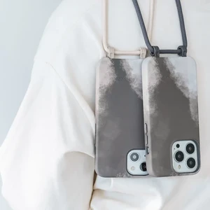 Эко-чехол с ремешком Woodcessories Crossbody Change Case Batic Anthracite Grey для iPhone 13 - Фото 5