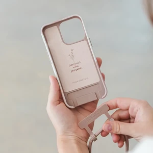 Еко-чохол з ремінцем Woodcessories Crossbody Change Case Batic Сlay Red для iPhone 13 Pro - Фото 3