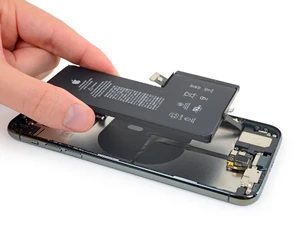 Заміна акумулятора iPhone 11 Pro (без помилки)